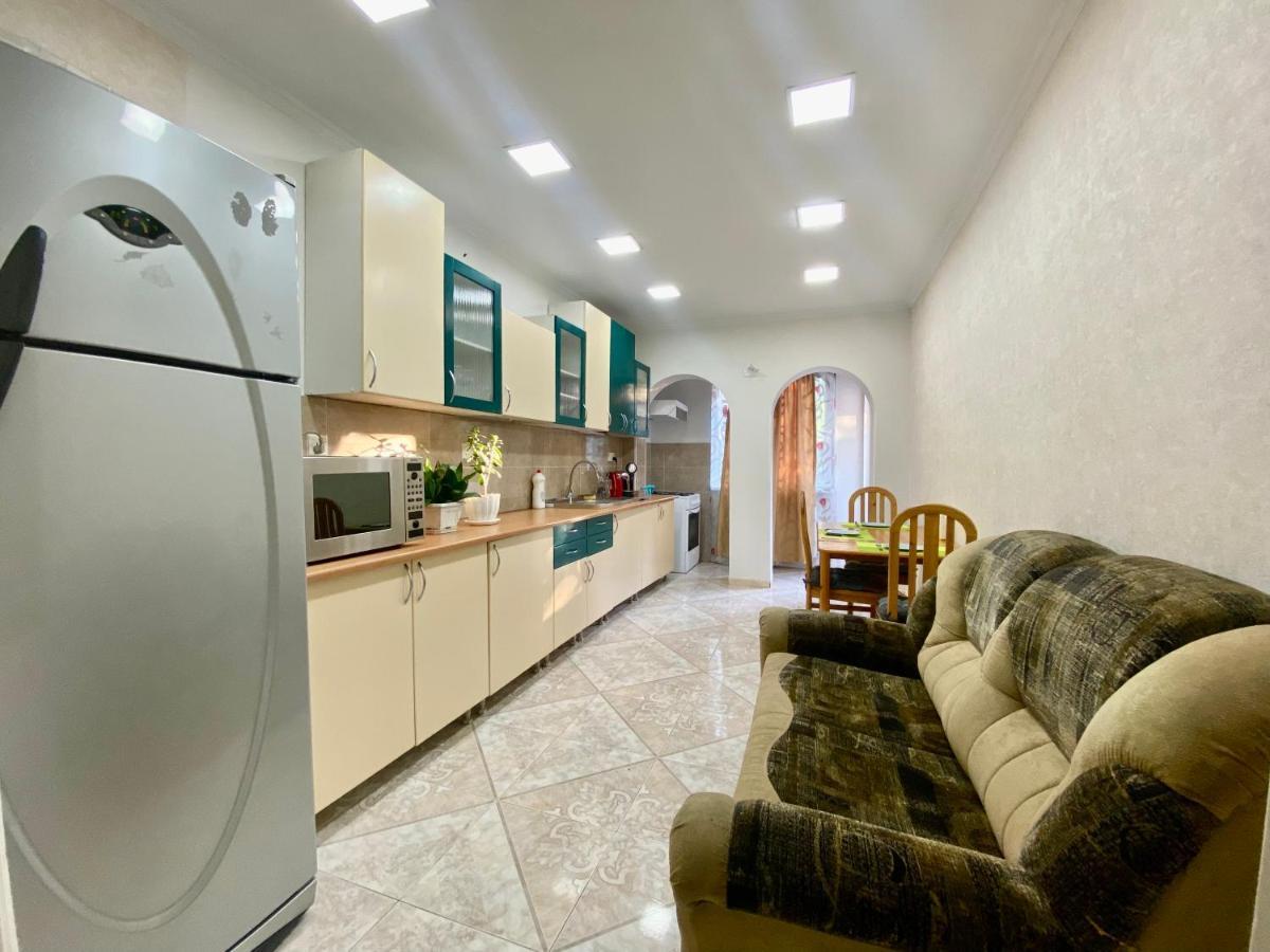 Spacious Dinamo Apartment Тбилиси Екстериор снимка