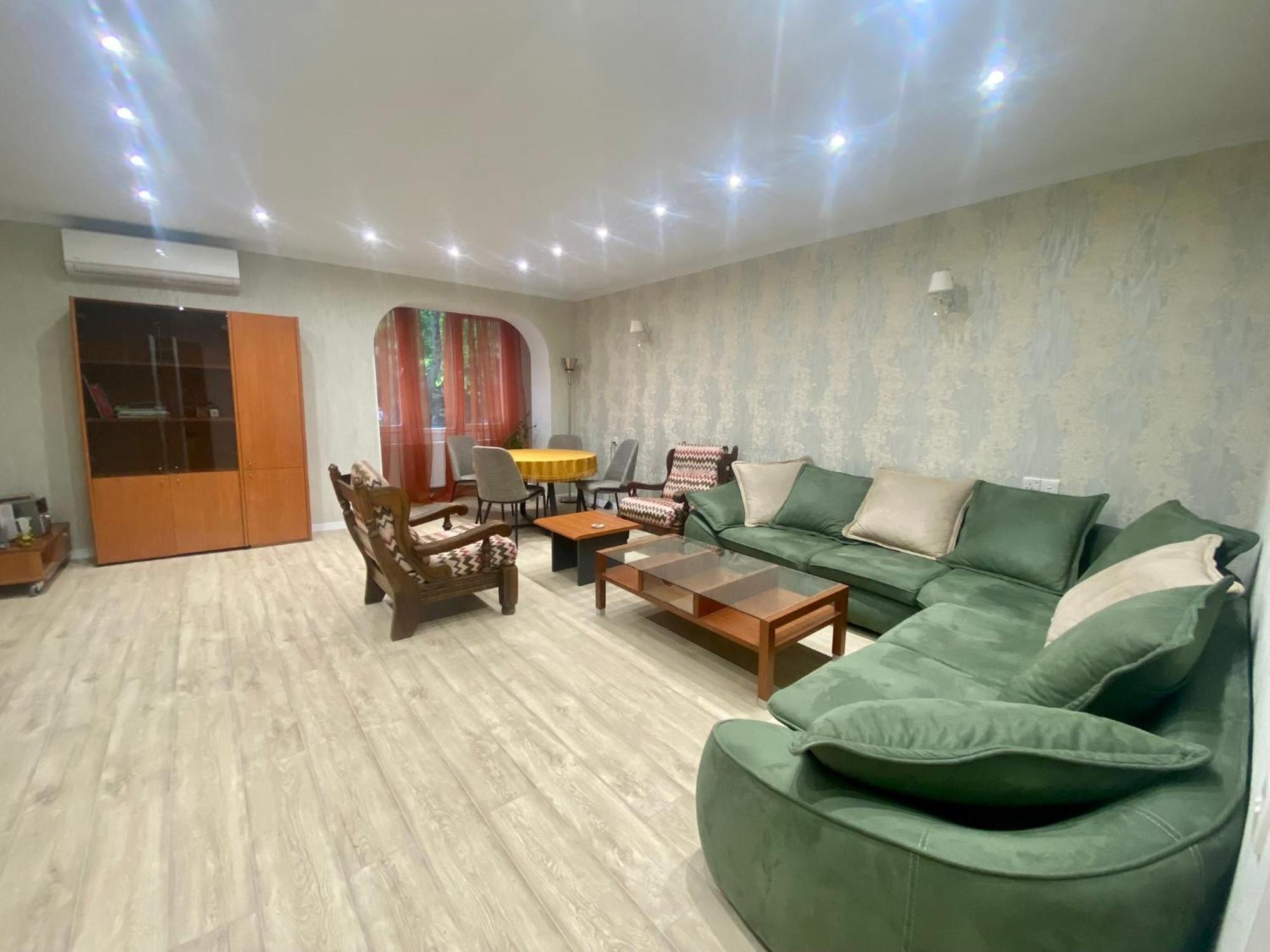 Spacious Dinamo Apartment Тбилиси Екстериор снимка